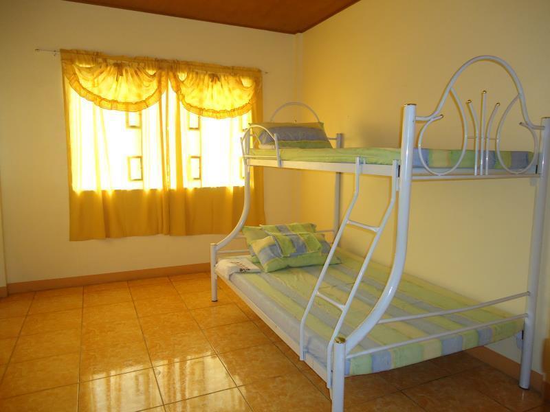 Donsol Aguluz Homestay エクステリア 写真